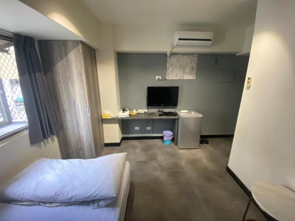 Fengjia Gift Box Homestay Taichung Exterior photo