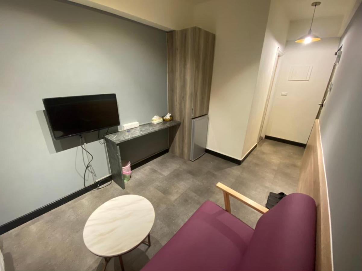 Fengjia Gift Box Homestay Taichung Exterior photo