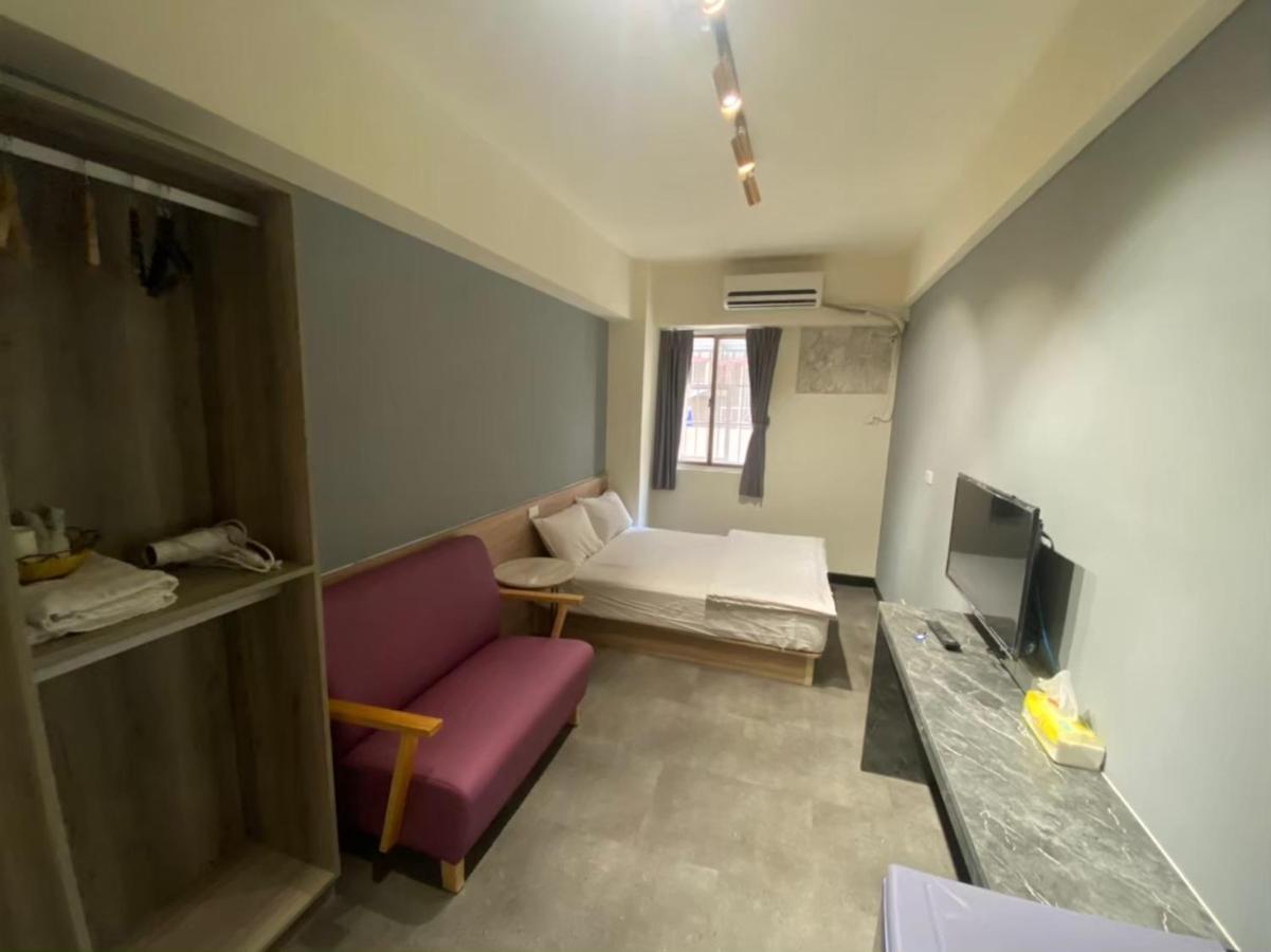 Fengjia Gift Box Homestay Taichung Exterior photo