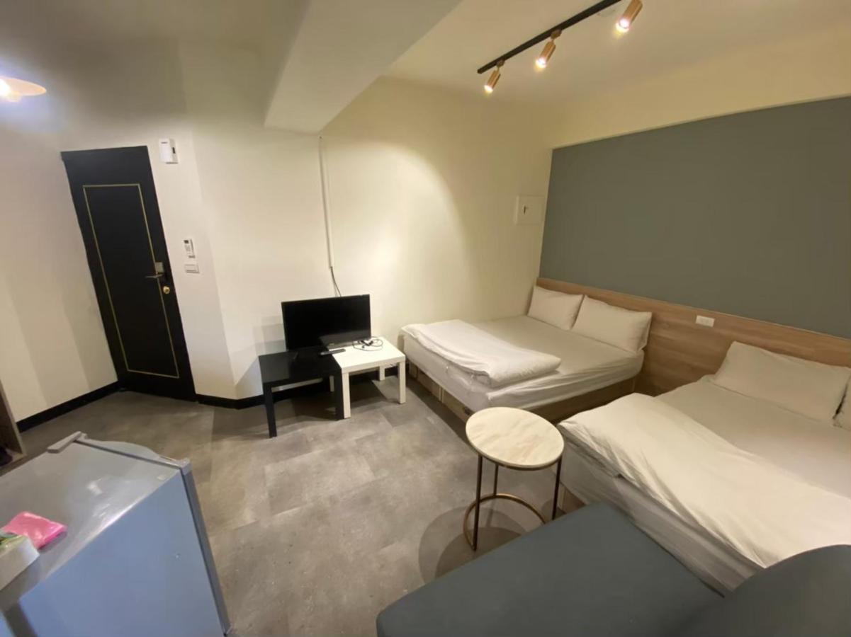 Fengjia Gift Box Homestay Taichung Exterior photo