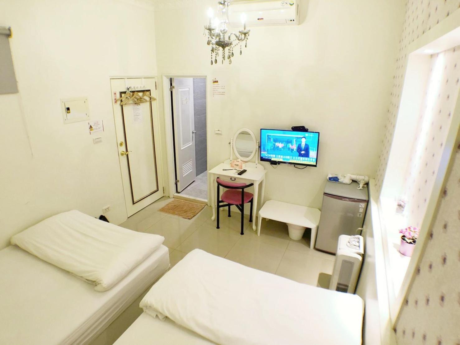 Fengjia Gift Box Homestay Taichung Exterior photo