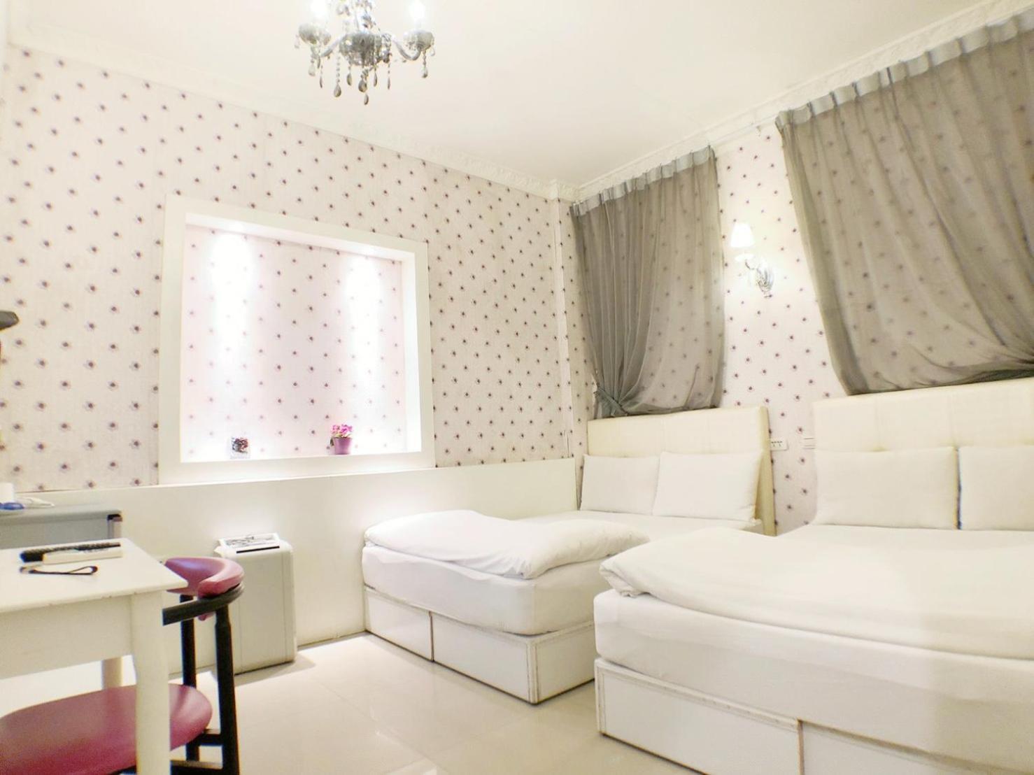Fengjia Gift Box Homestay Taichung Exterior photo