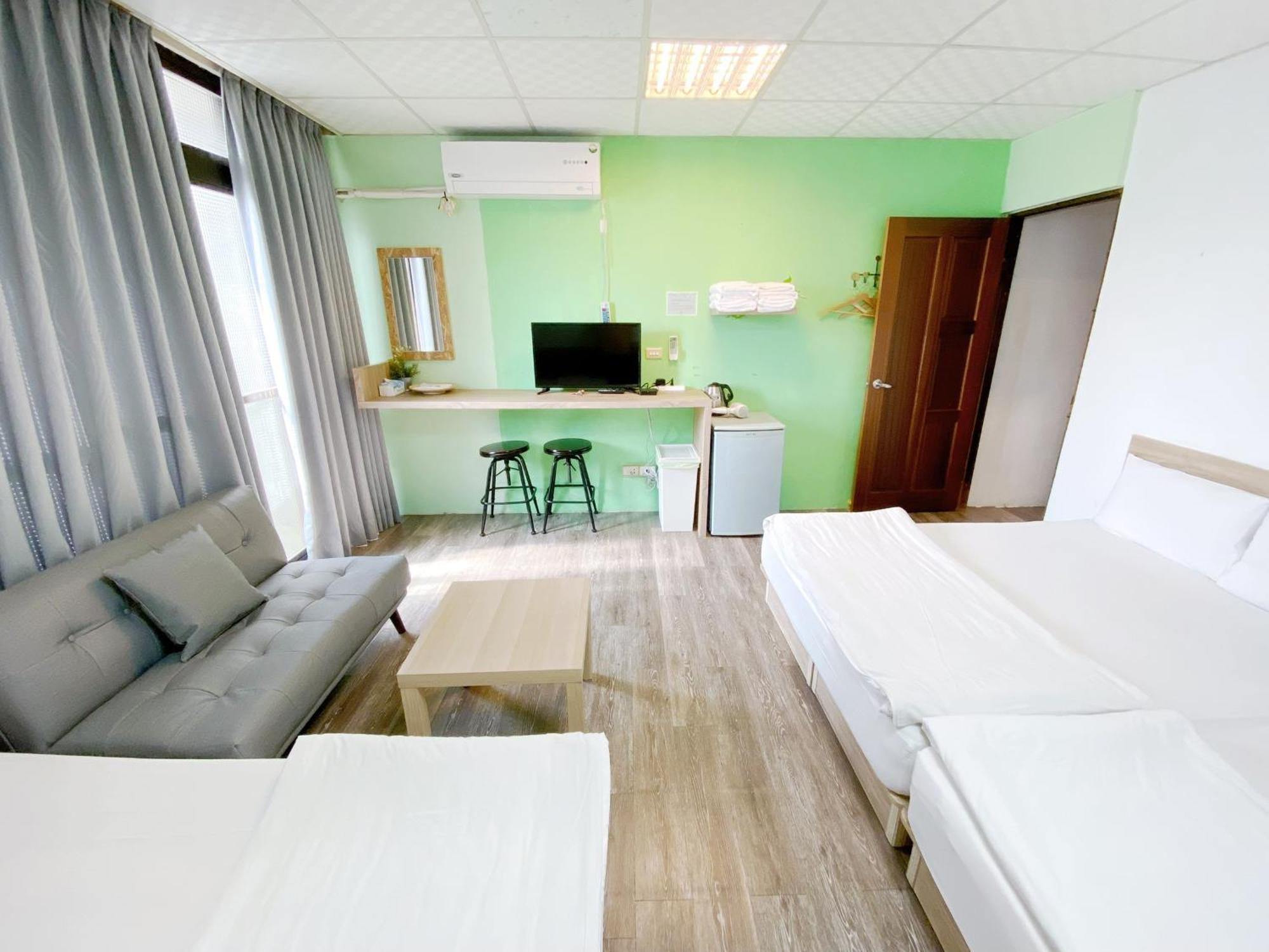 Fengjia Gift Box Homestay Taichung Exterior photo