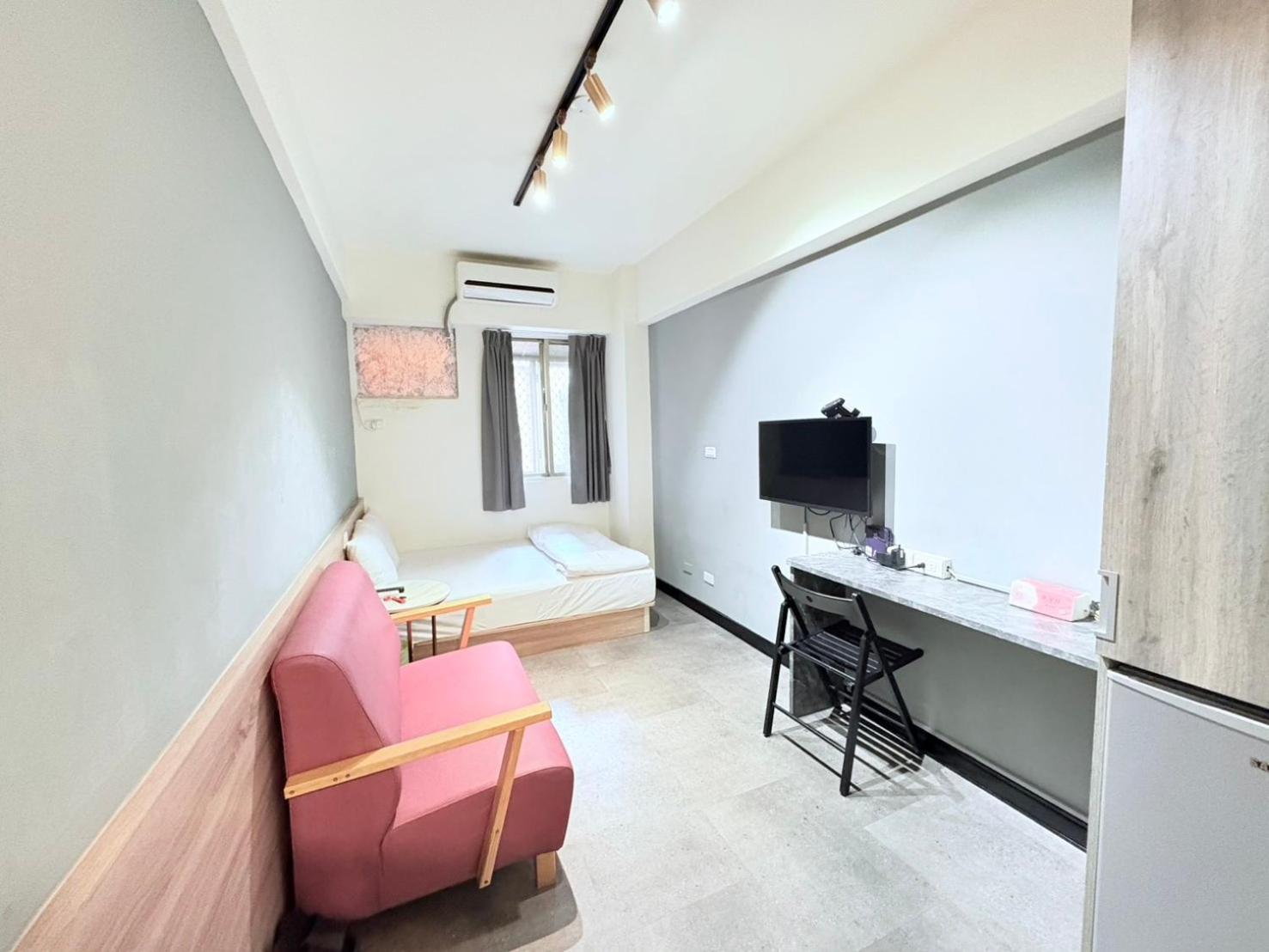 Fengjia Gift Box Homestay Taichung Exterior photo