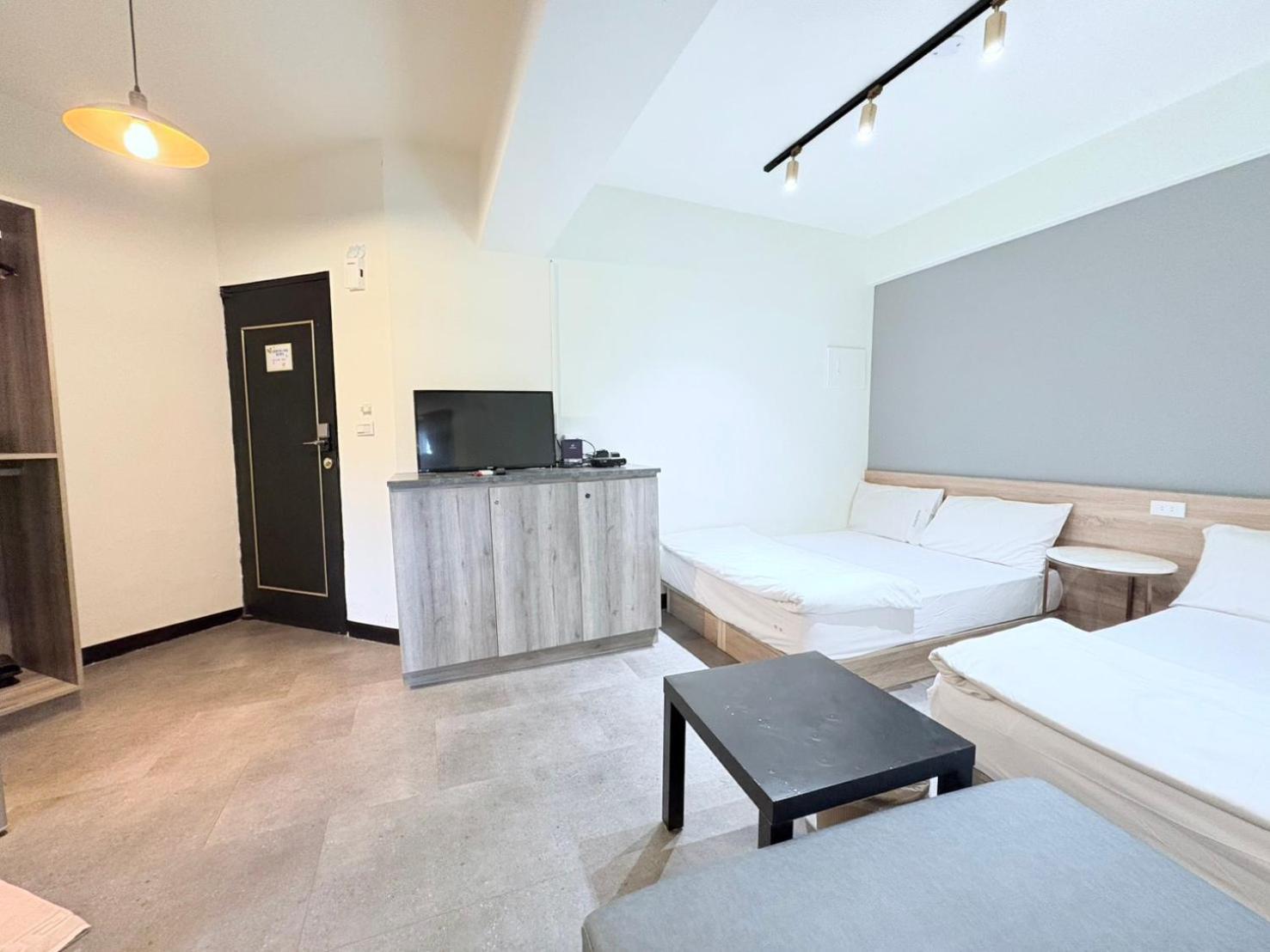 Fengjia Gift Box Homestay Taichung Exterior photo